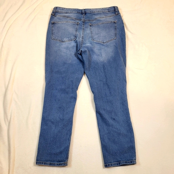 No Boundries Regular Fit Women's 15 Blue Medium Wash 5-Pocket Distressed Jeans - Picture 8 of 14